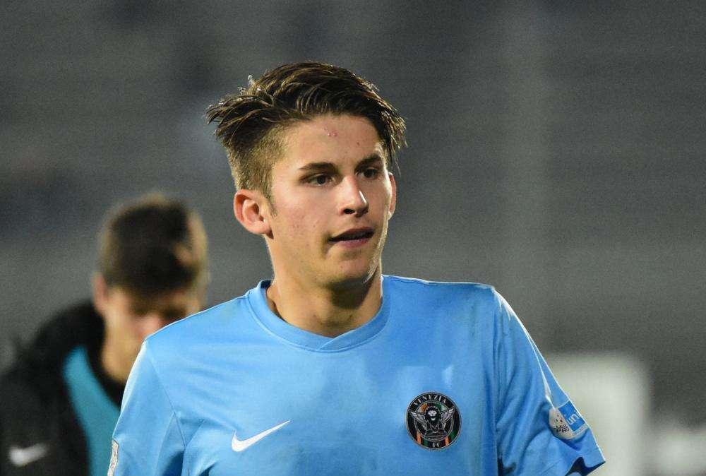 Il Cagliari deve scegliere il destino in prestito del portiere Vicario: Perugia o Benevento? 