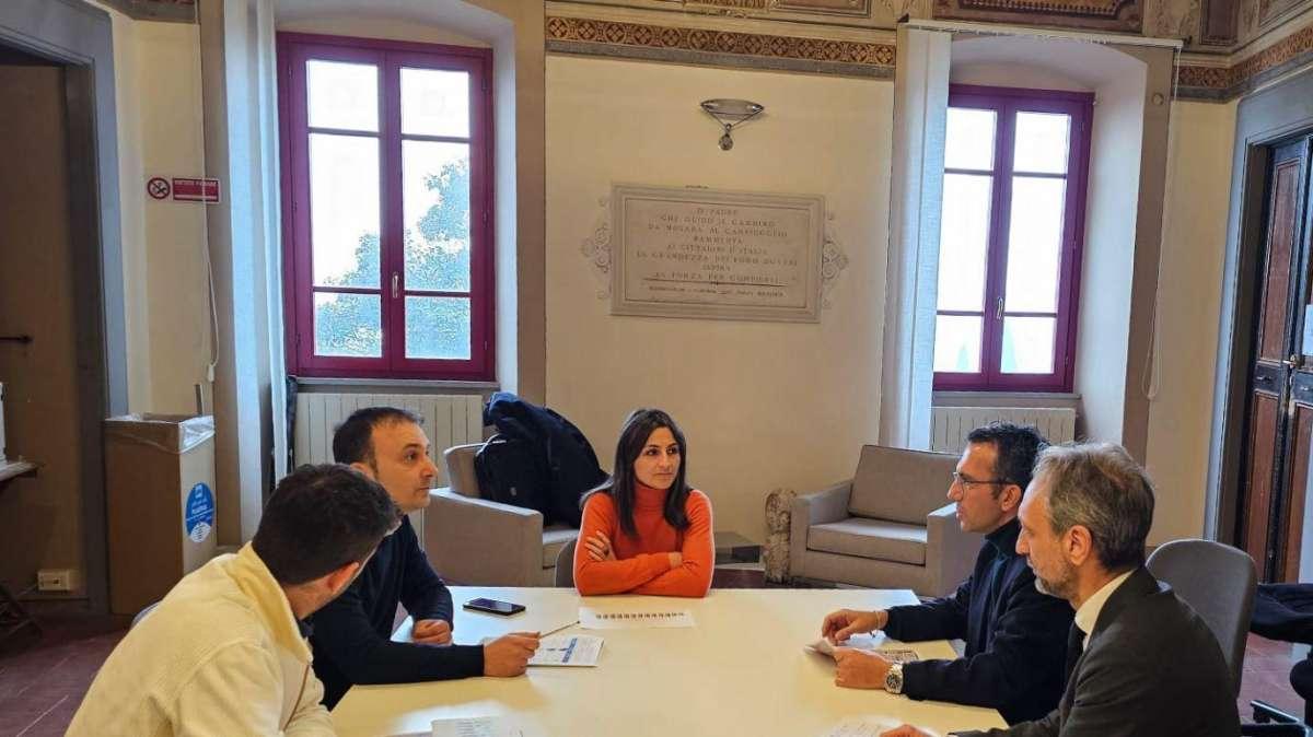 Incontro tra il sindaco di Corciano e l'azienda per la raccolta dei rifiuti: saranno garantiti il decoro e la pulizia degli spazi pubblici?