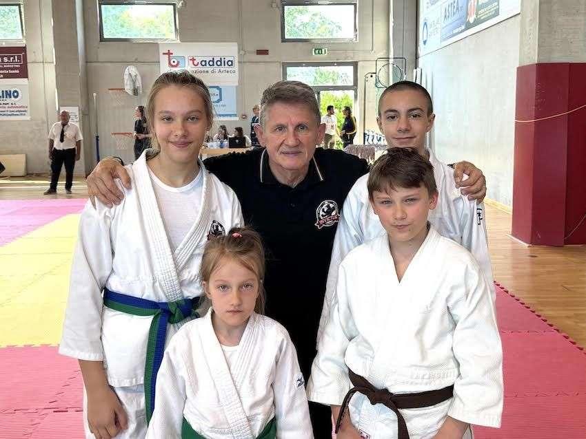 Gli atleti dell'Invictus Perugia assoluti protagonisti al 1° "Trofeo Rising Stars” di Ju Jitsu a San Pietro in Casale (BO)