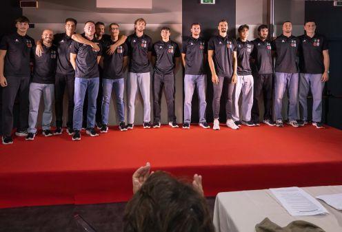 Il giorno dopo, la Sir Perugia ha fatto sapere che c'è già stata la presentazione ufficiale della propria squadra di volley maschile