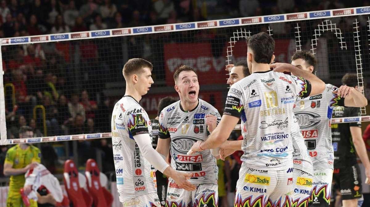 La Sir Perugia vince a Civitanova e torna in vetta alla classifica del campionato di volley maschile