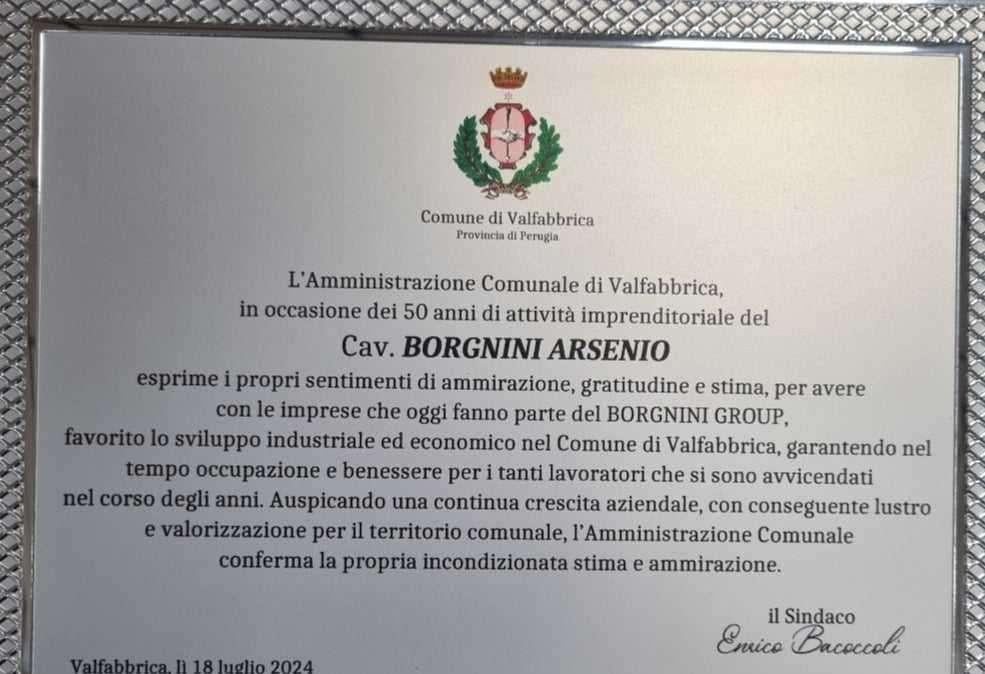 Festeggiati a Valfabbrica i 50 anni del Gruppo Borgnini con una targa in omaggio al cavaliere Arsenio