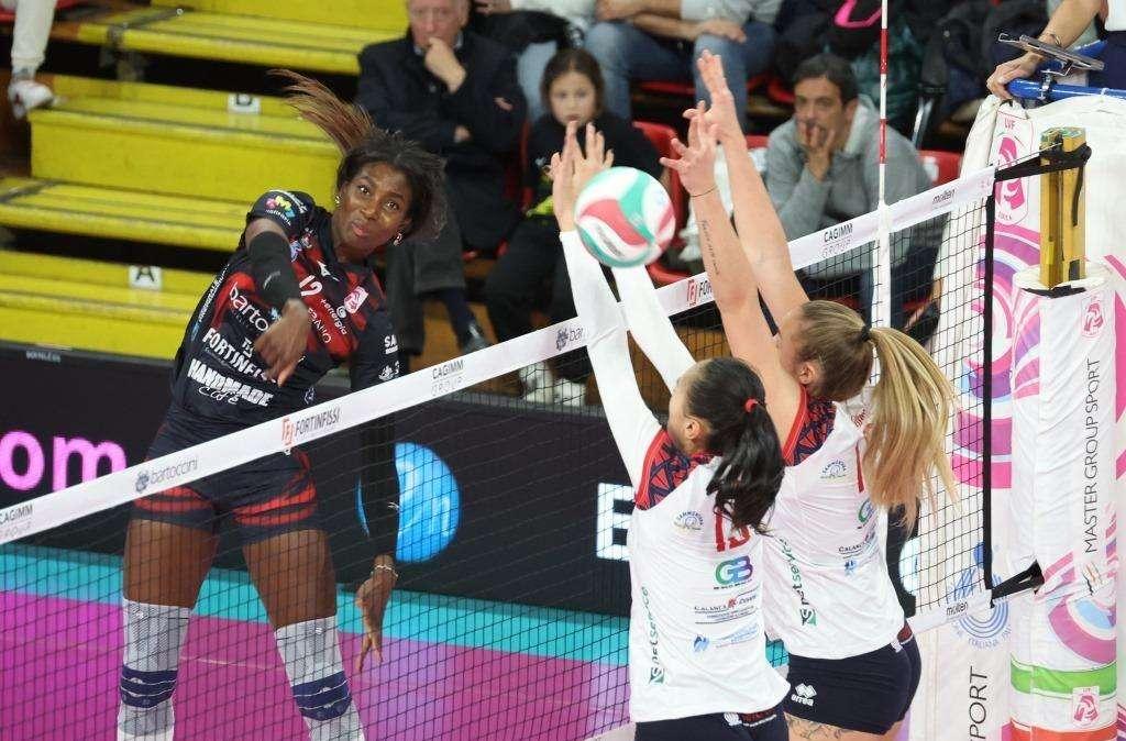 La Bartoccini Perugia in campo domani al PalaBarton per mantenere la vetta in A2 di volley femminile