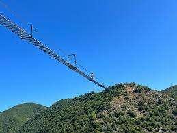 Avete già deciso quando andrete lassù sul ponte tibetano? Inaugurato oggi a Sellano, è stato subito boom di "coraggiosi"!