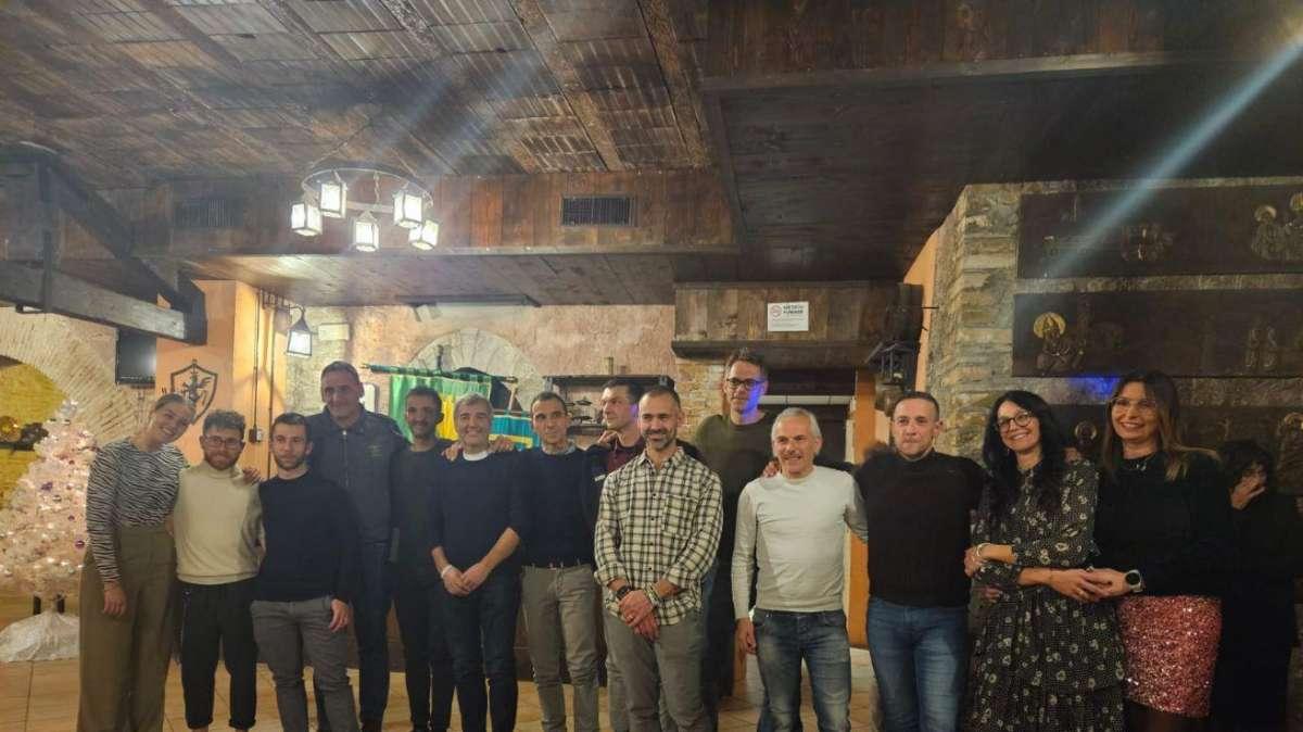 Cena degli auguri dell'Atletica Taino tra premi agli atleti e divertimento