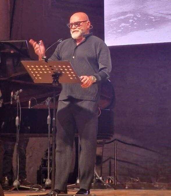 Serse Cosmi emoziona a teatro con la sua storia: ma la commozione più forte è per Fabrizio Palazzoni