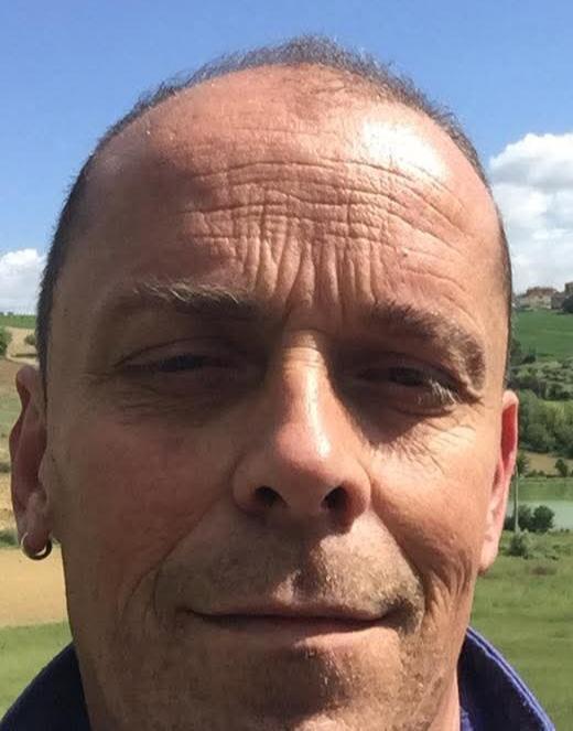 Tragico incidente mortale sulle strade perugine: Luca muore a 54 anni in uno scontro