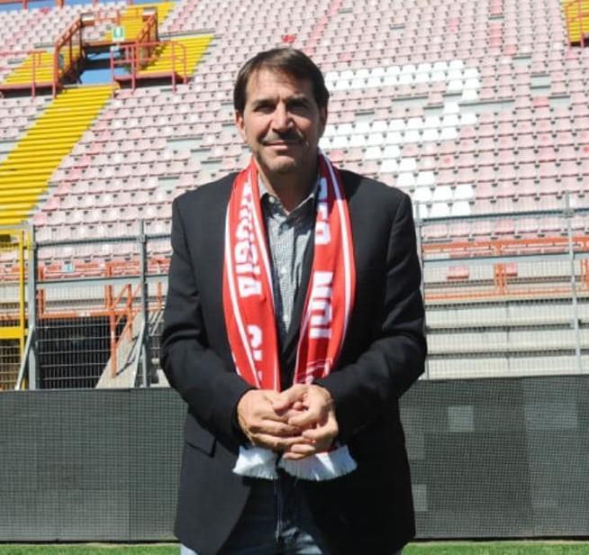 Perchè questo ritardo per l'offerta di acquisto del Perugia Calcio? E' difficile calcolare l'entità dell'enome massa di debiti...