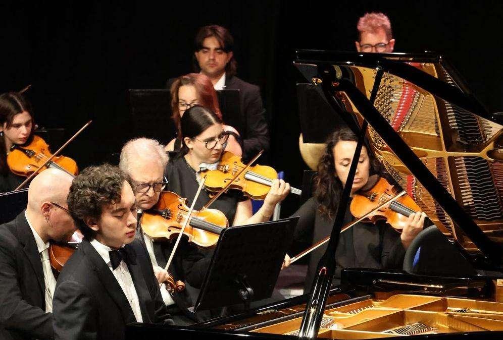 Venerdì 13 a Foligno ci sarà il concerto dell’Orchestra Sinfonica Abruzzese insieme al talento Nicolaus Salloum