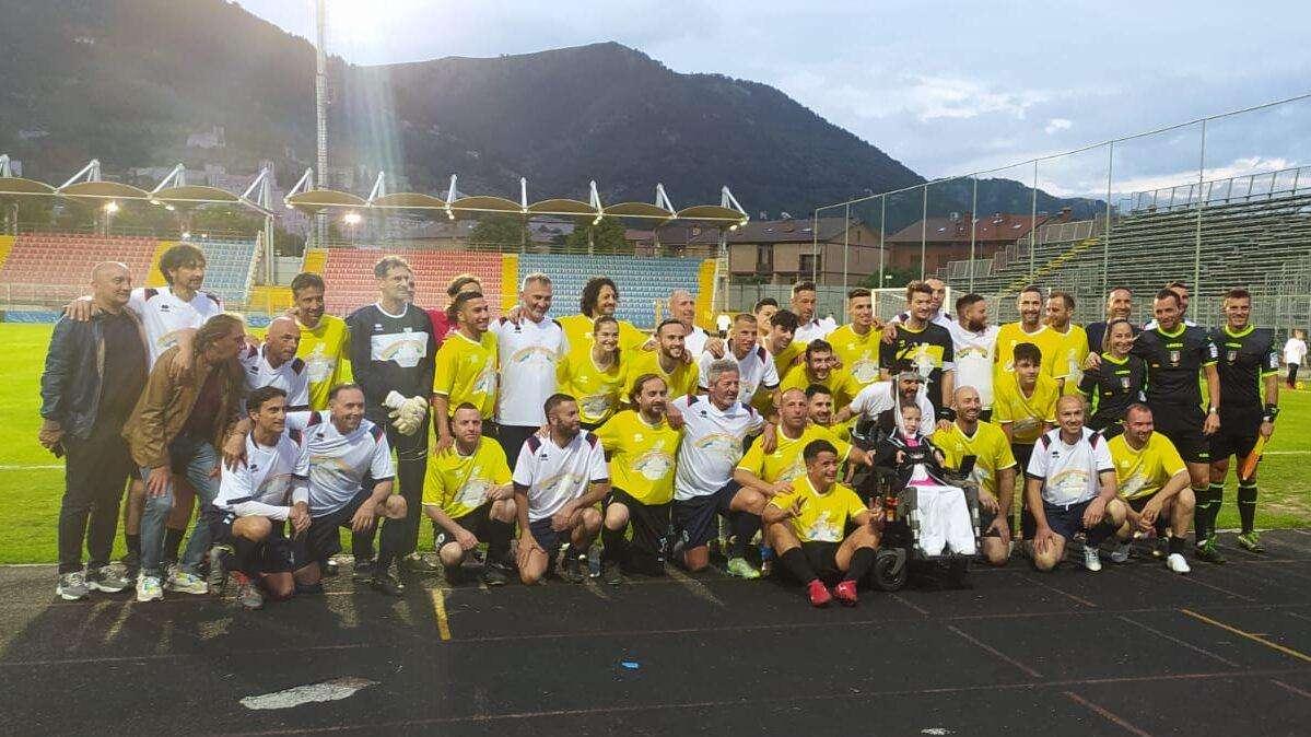Che gran bella serata per l'emozione di Caterina! Divertimento e solidarietà con "Tutti allo stadio con Cate"