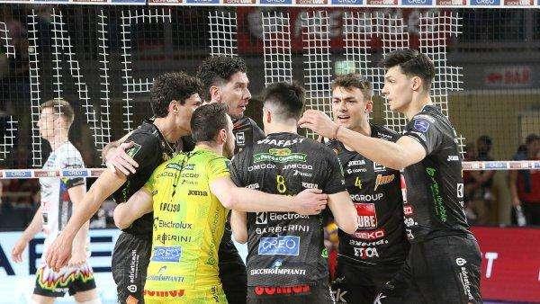 "Se la Lube riesce ad esprimersi al suo livello è al pari di questa Sir e a Perugia ce la giocheremo sino in fondo!"