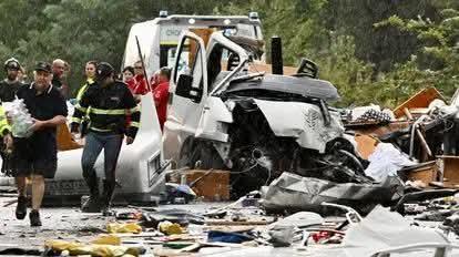 Sono saliti a sei i morti e 27 i feriti in un terribile incidente stradale nel pomeriggio (NOTIZIA IN AGGIORNAMENTO)