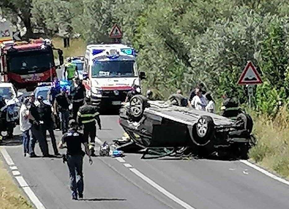 Incredibile incidente ad Ellera! Un'auto inseguita dalla Polizia ha coinvolto altre due macchine