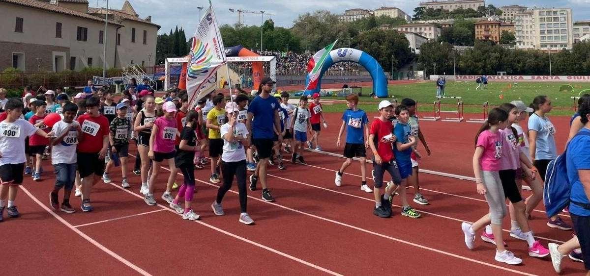 La grande festa del Csi al Santa Giuliana con 460 bambini impegnati nella Miniolimpiade