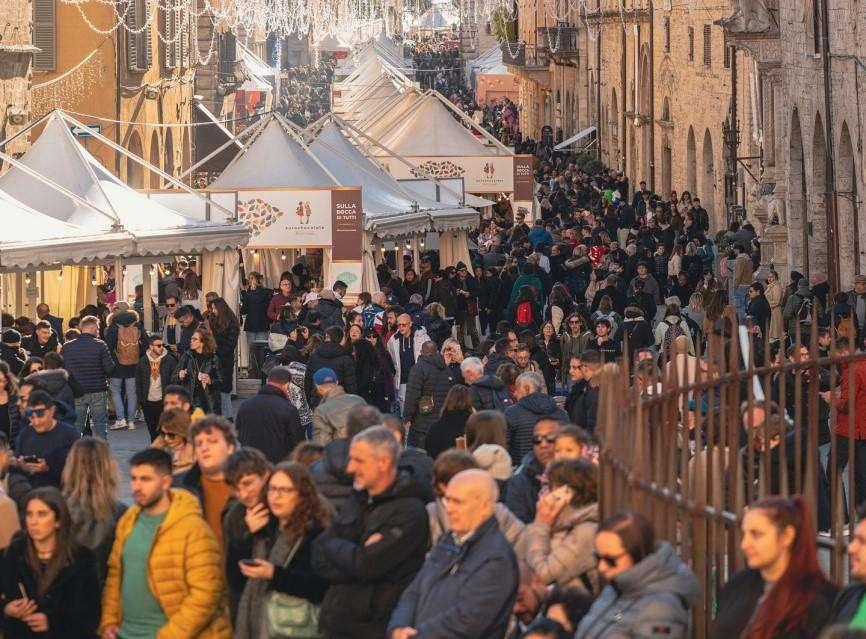 Ufficializzate le date di Eurochocolate 2025 ancora nel centro storico di Perugia anticipando il Natale