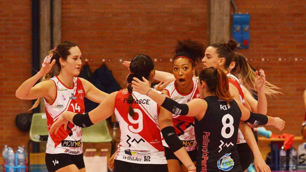 La Pallavolo Perugia domenica in campo per evitare l'ultimo posto in A2: poi la poule salvezza