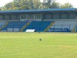 Il Pineto gioca in Serie C in uno stadio che oggi potrà ospitare appena 650 spettatori!