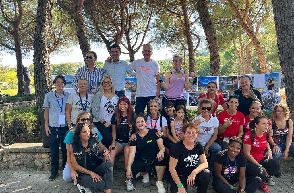 Successo a Perugia per “Woman on motorbike” al lago verde di Pian di Massiano