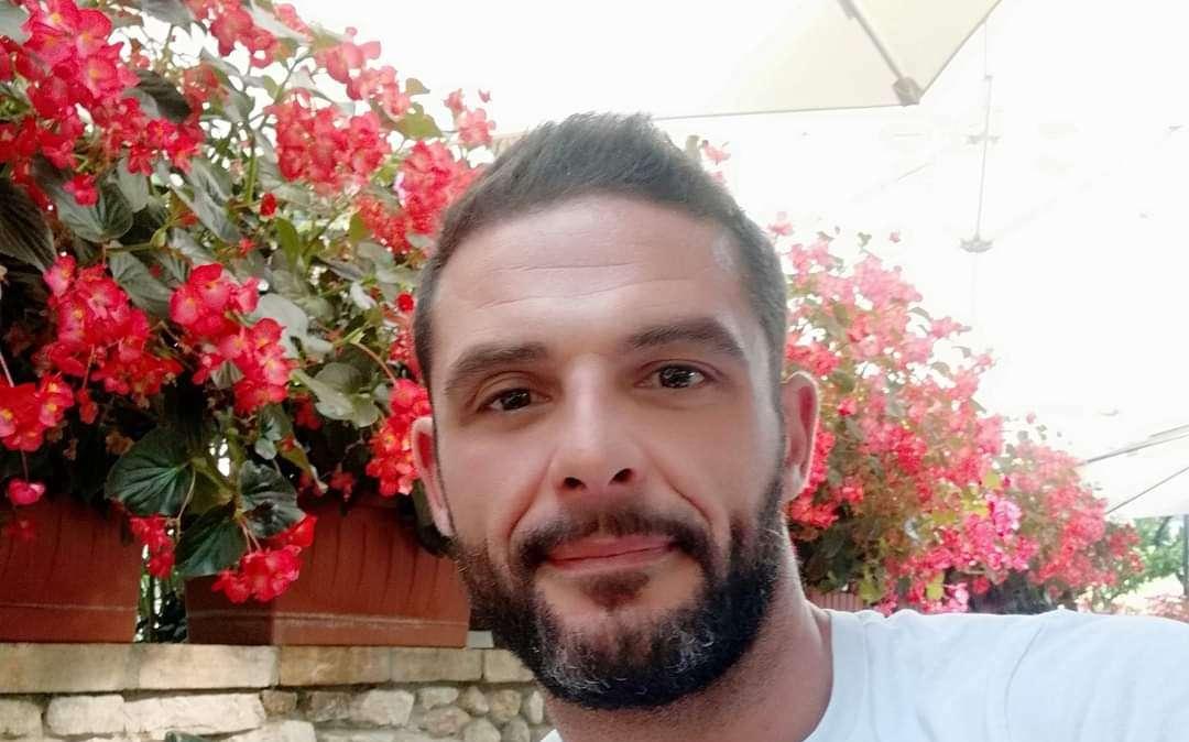Ancora un tragico incidente stradale: Alessio muore a 40 anni alla guida del proprio scooter