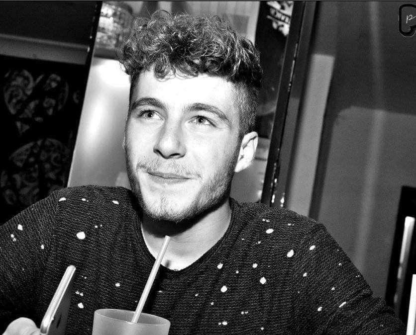 Tragedia nella notte: Alessio muore a 25 anni in incidente stradale