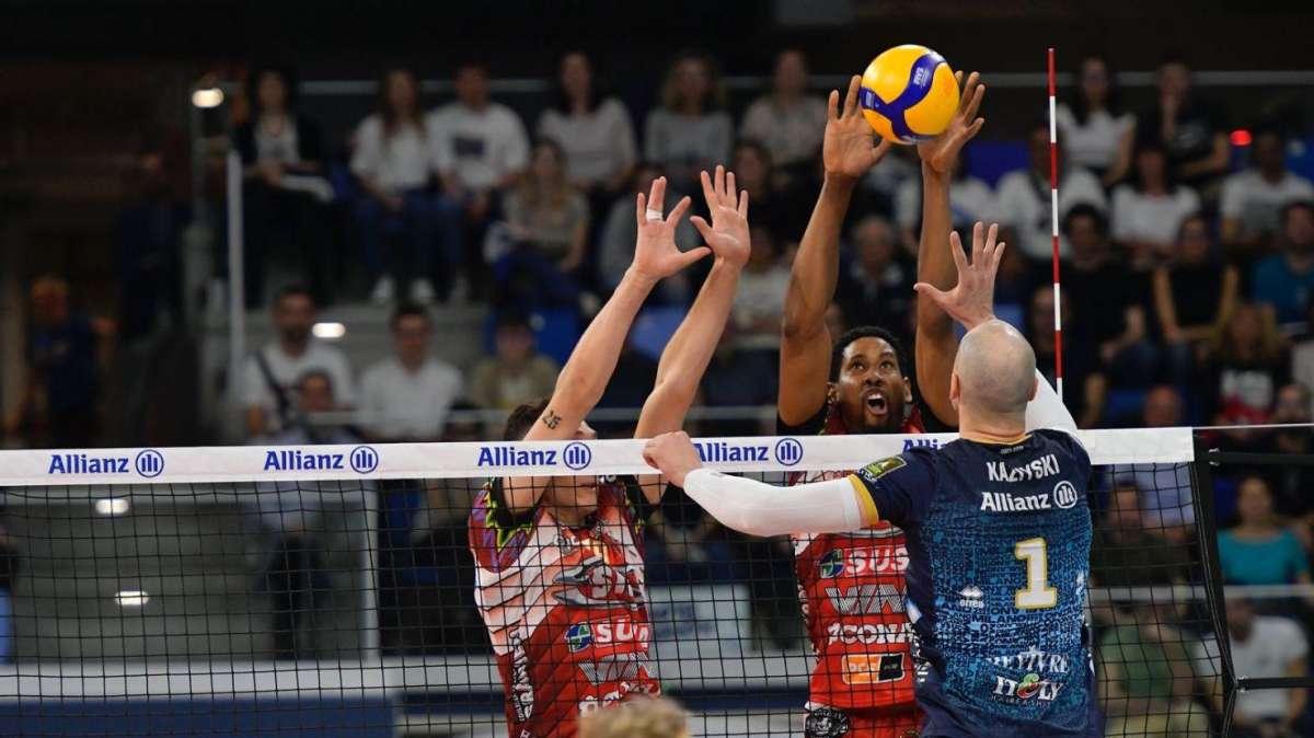 La Sir Susa Vim Perugia è in finale-scudetto! Battuta Milano! Tra Trento e Monza è spareggio!