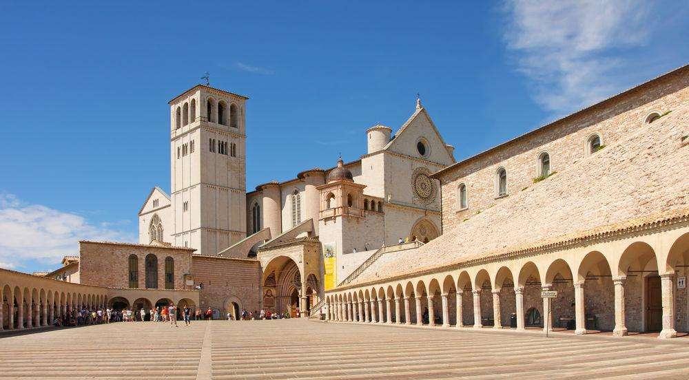 Polemiche e lamentele ad Assisi: con le navette gratuite Santa Maria degli Angeli esclusa