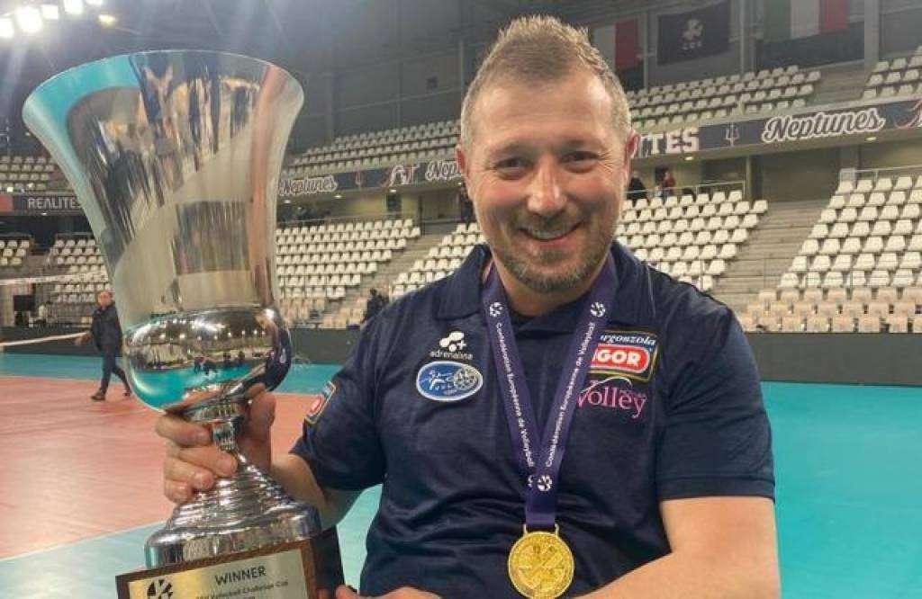 Un umbro trionfa nell'Europa del volley: Alessio gioisce con Novara
