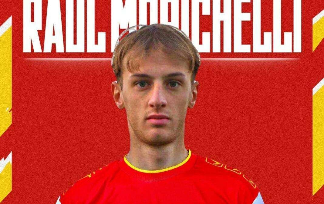 "Mi piace giocare palla al piede, ma sono anche bravo nel gioco aereo": l'ex grifone Morichelli si è presentato a Messina