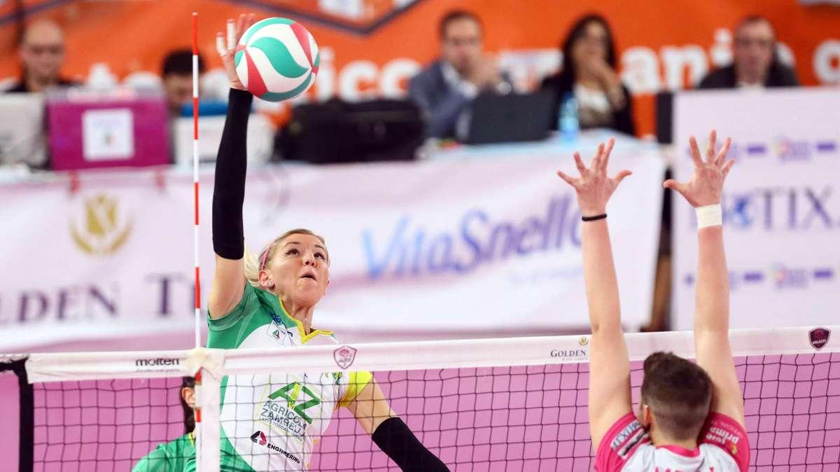 Svanito il sogno della Zambelli: sconfitta nello spareggio per salire nell'A1 di volley femminile