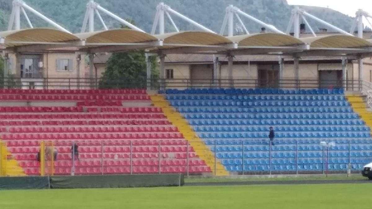 Rinviata la gara Gubbio-Recanatese: il vento ha fatto danni