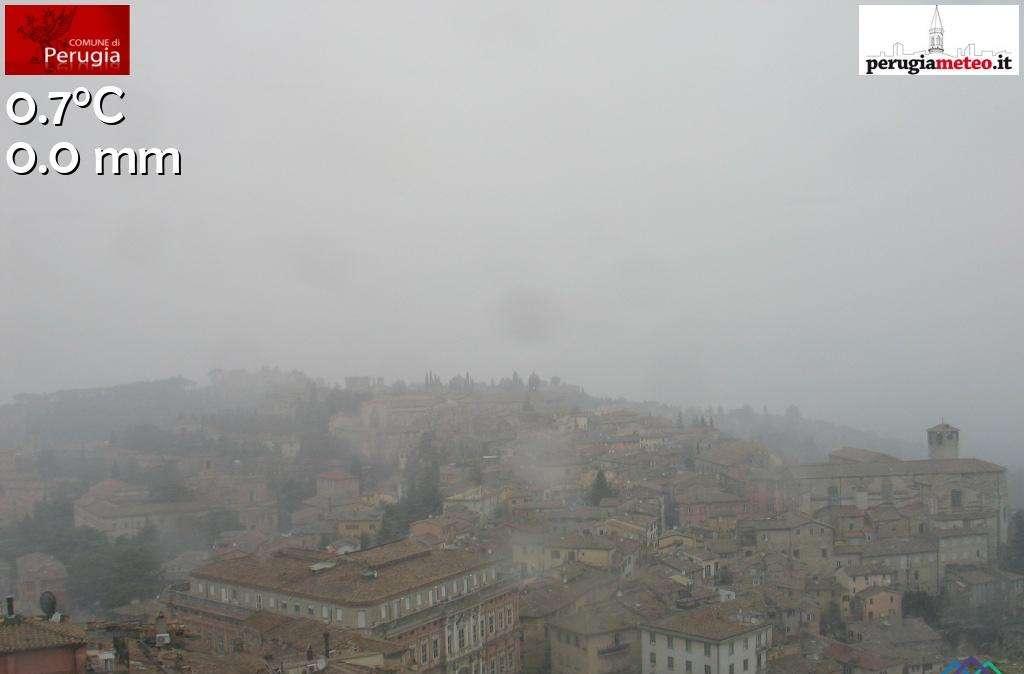 Sta nevicando nell'acropoli di Perugia