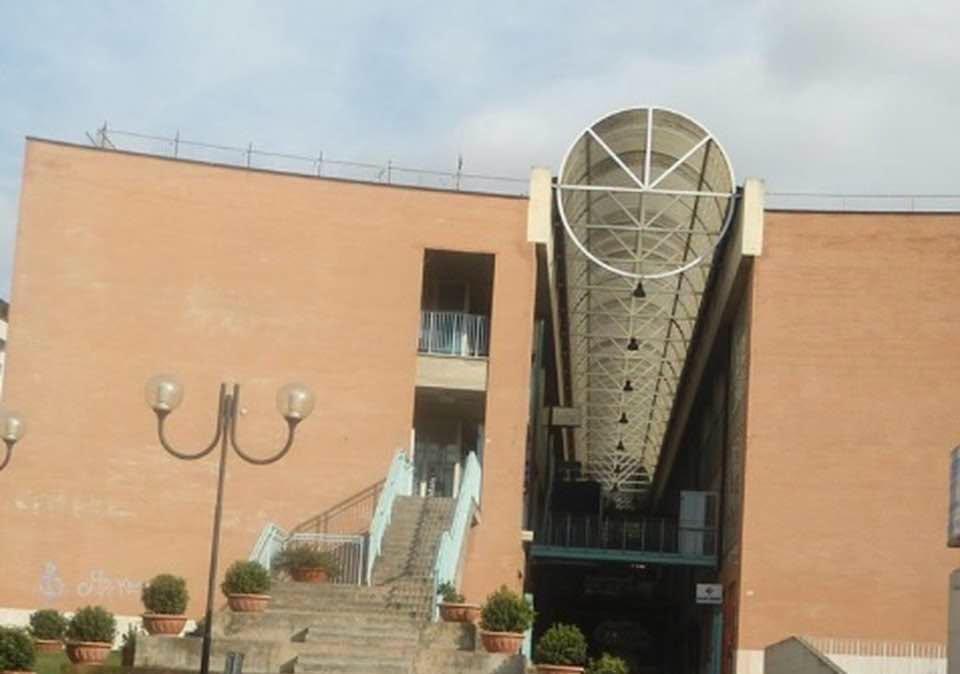 Tensione su futuro della Galleria di Ellera di Corciano: "La ristrutturazione non può essere solo a carico dei proprietari di attività!"