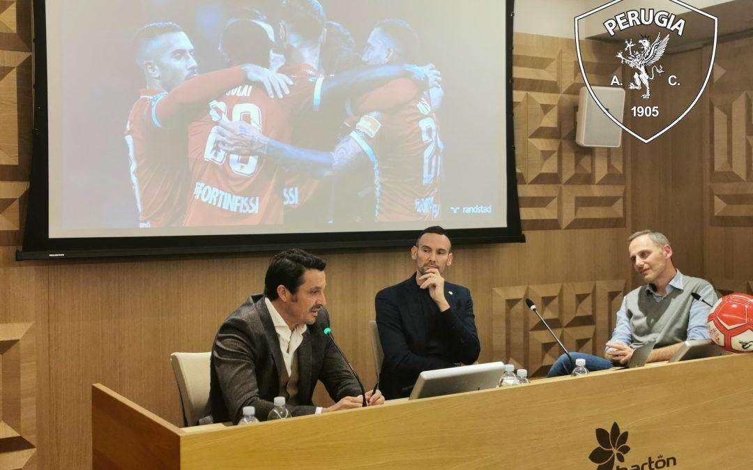 Massimo Oddo è salito in cattedra per spiegare come si diventa una squadra