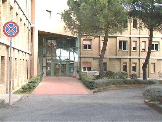 Il coronavirus è letale soprattutto nella fascia tra i 70 e gli 89 anni: molto più gli uomini delle donne