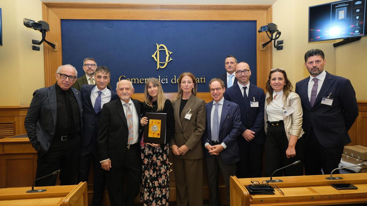 La Legatoria Tuderte ha rilegato il libro d’artista su San Francesco presentato alla Camera dei Deputati