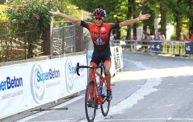 L'Umbria della bici gioisce per Raffaele Mosca! Il talento della Forno Pioppi vince ancora!