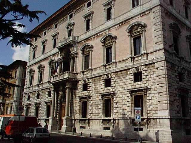 Impazza la politica a Perugia: sei consiglieri comunali di centro destra candidati alle regionali!