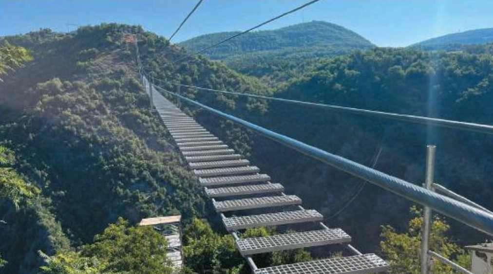Presto tutti potremo transitare anche in Umbria su una passerella a 140 metri di altezza: l'emozione da novembre in poi...