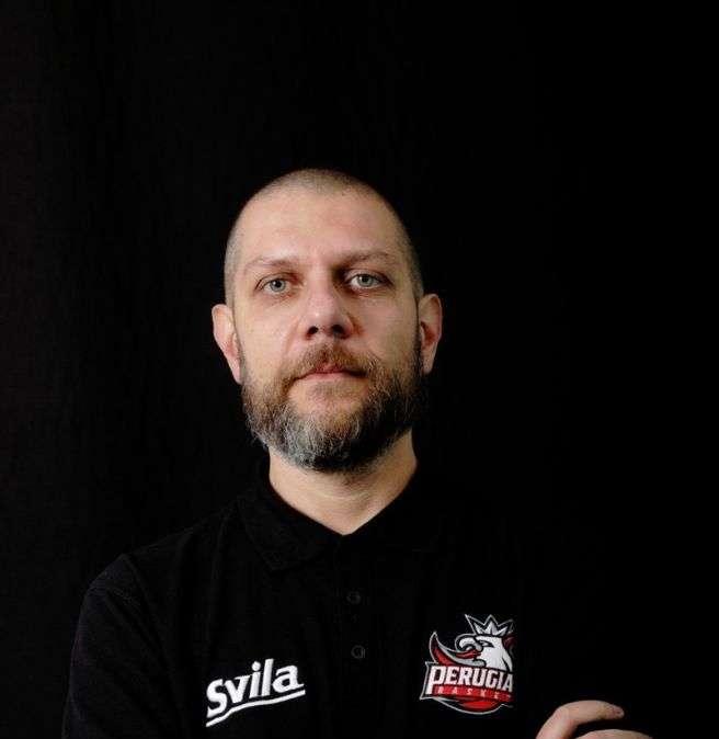 Fisico di giorno, allenatore di sera: Alessandro Vispa si racconta nel corso di una stagione ricca