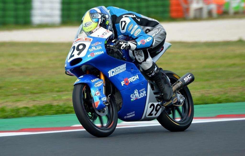 L'umbro Cristian Lolli sul podio del Campionato Italiano Velocità a Misano