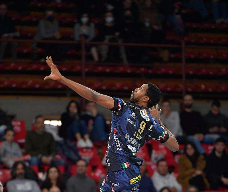Nella "bolgia" del PalaBarton (oggi alle 18, LIVE su www.perugia24.net) la Sir Perugia si aggrappa a Leon per battere Monza!