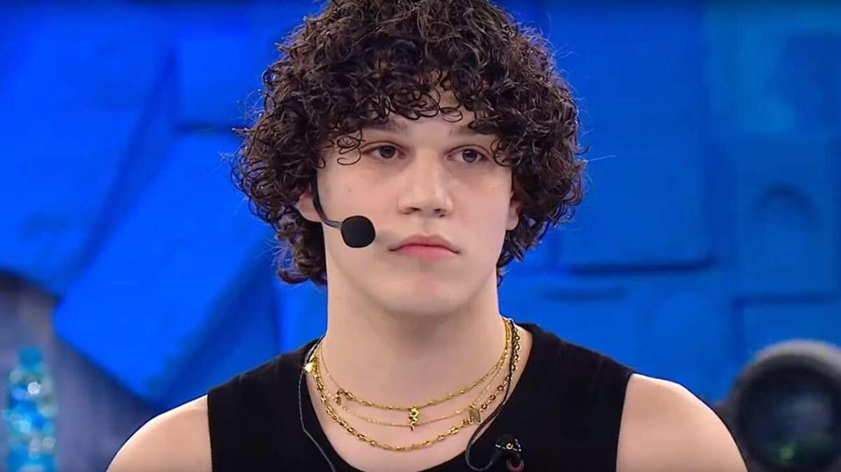 Perugia vuol sognare insieme a Nicolò Filippucci! Stasera su Canale 5 inseguirà la finale di "Amici"