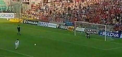 28 anni fa il Perugia conquistò la Serie A battendo il Torino a Reggio Emilia