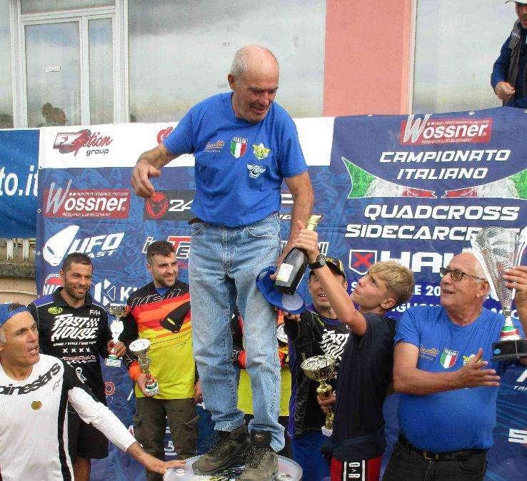 Lo sport che non finisce mai di stupire! Pietro Lasagna in pista a 73 anni insieme al nipote! 