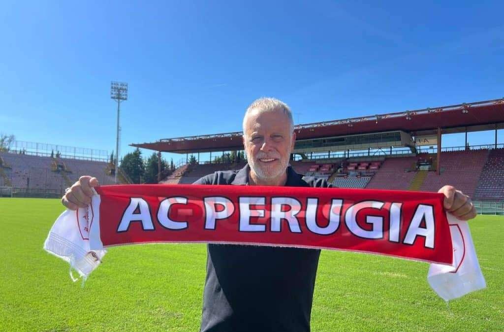 Dopo le quattro sconfitte di fila il Perugia andrà in ritiro da martedì, ma si allenerà in sede...