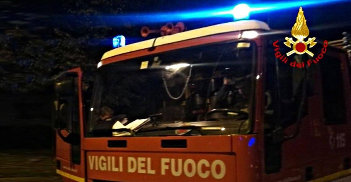 Una tragedia immane: a 15 anni prende di notte il trattore del nonno e muore schiacciato
