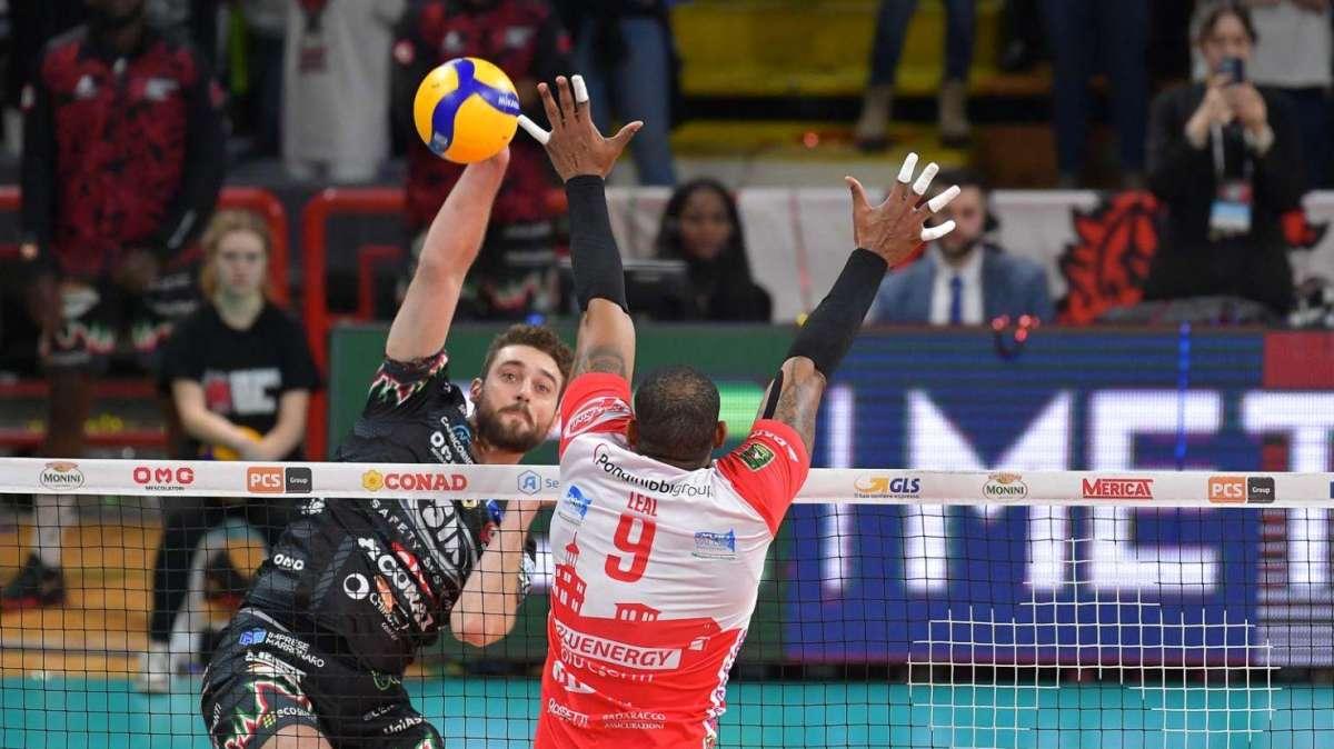 La Sir Safety Susa Perugia batte anche Piacenza in campionato: 31 vittorie in 31 gare!