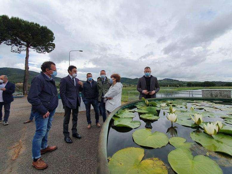 L'assessore regionale che scopre Sant'Arcangelo rimanendo entusiasta del Centro Ittiogenico del Trasimeno