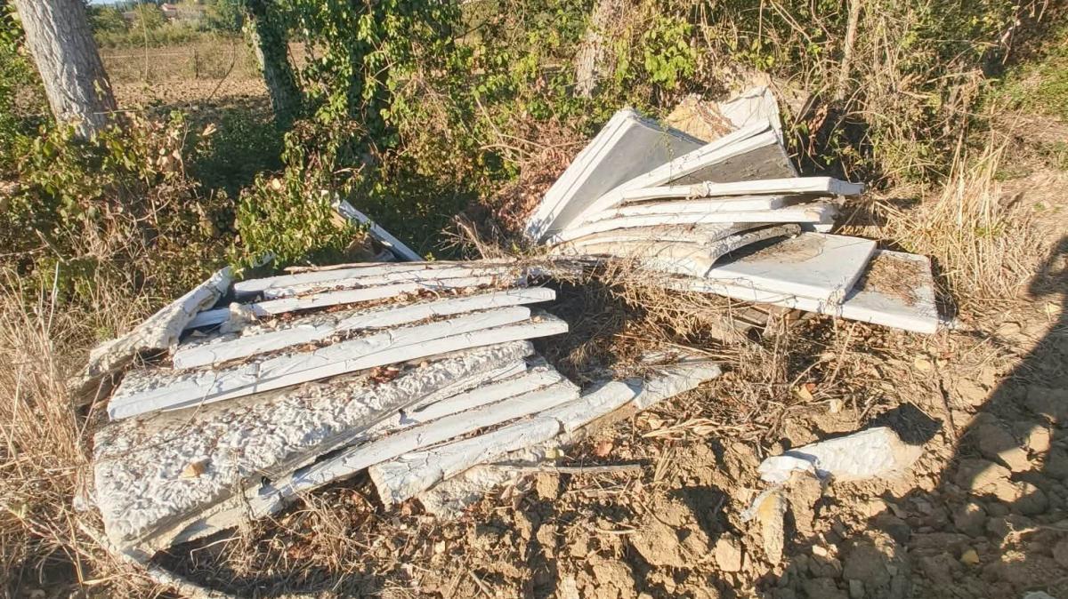 Discariche abusive nel corcianese: due signore denunciano la presenza di una di "lana di vetro" tra Solomeo e Castelvieto