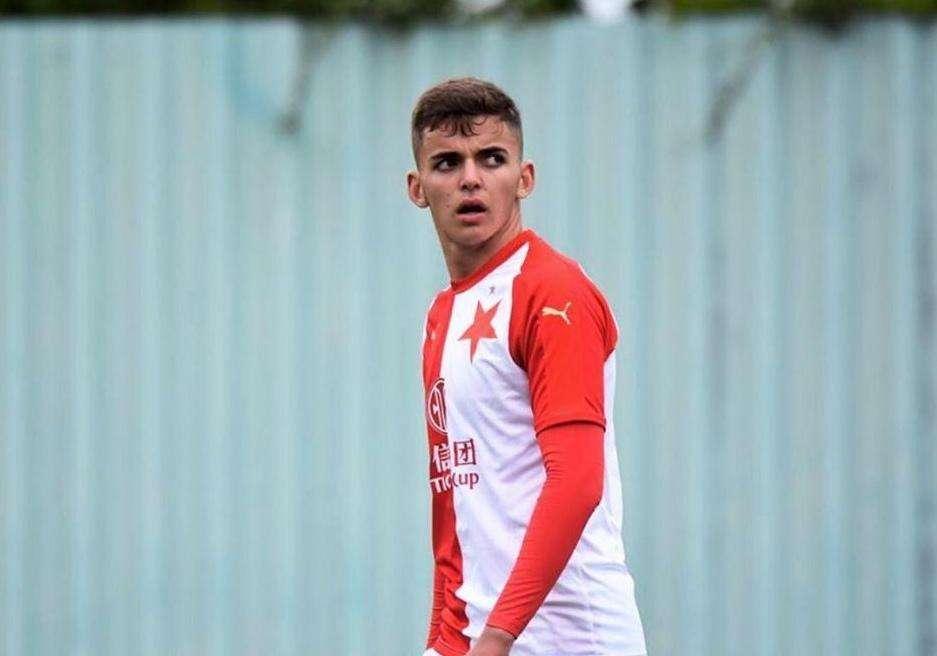 Offerto al Perugia un centravanti di 20 anni che si è appena svincolato dall'Olympiacos